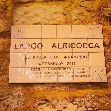 Loft Albicocca 4* Bari